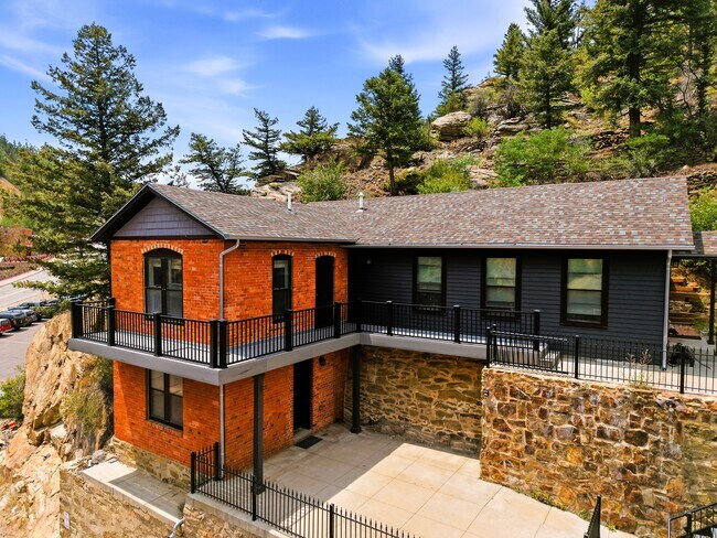 Building Photo - 351 High St