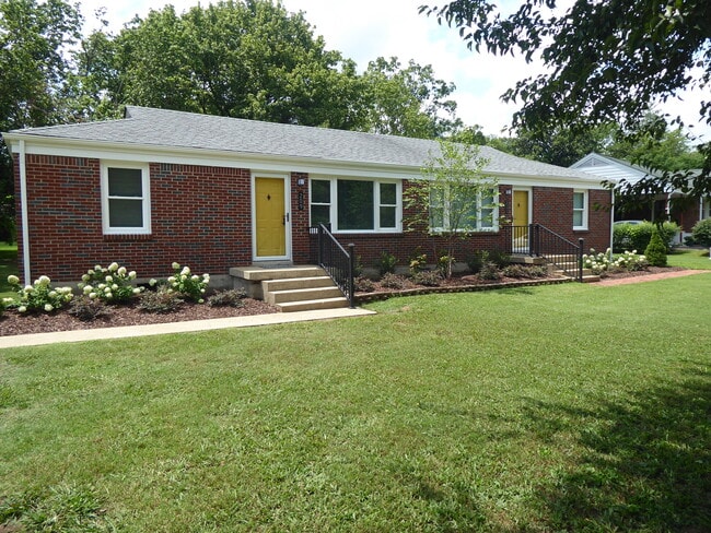 Primary Photo - 209 N Bigby Dr