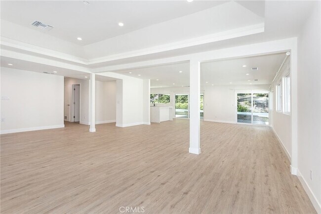 Building Photo - 6419 Valley Cir Terrace