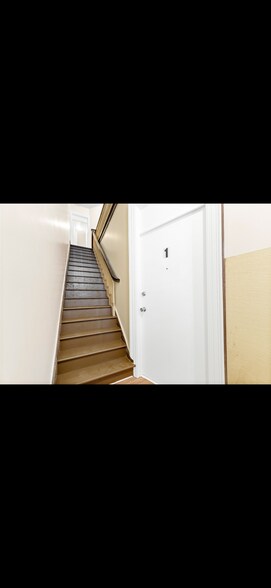 Building Photo - 1420 W Linden St