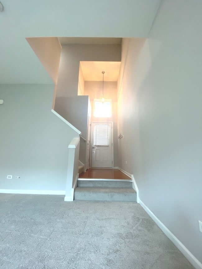 Building Photo - 337 Devoe Dr