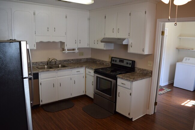 Building Photo - CHAPELWOOD SUBDIVISION!