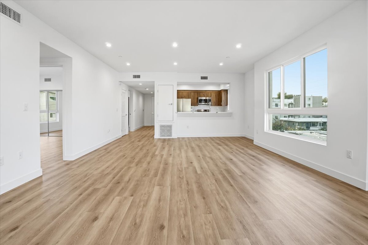 Building Photo - 1820 Prosser Ave