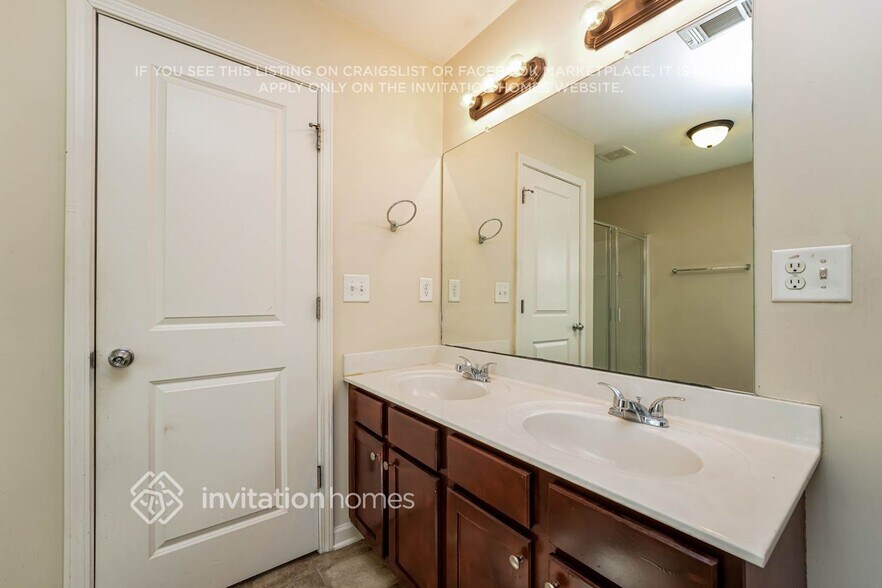 Building Photo - 1632 Ewing Farm Dr