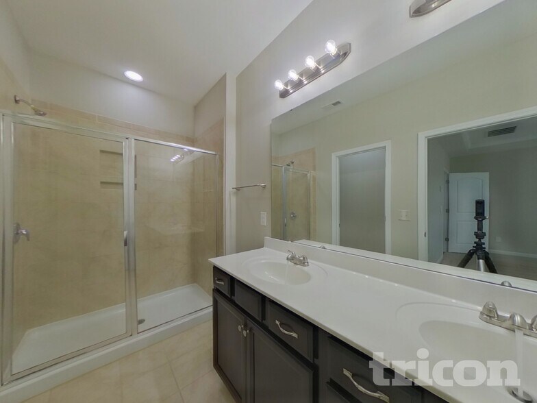 Building Photo - 1418 Kings Grove Dr