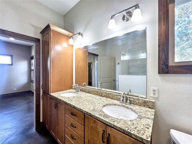 Building Photo - 8750 Scarlet Cir