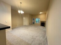 Building Photo - Close to campus, portable AC, W&D,  garage