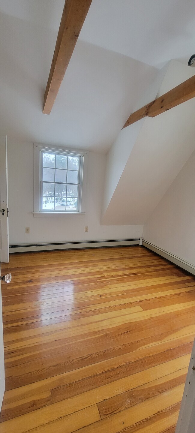 Building Photo - 40 Saratoga Way