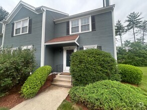 Building Photo - Renovated Townhome in Prime Location