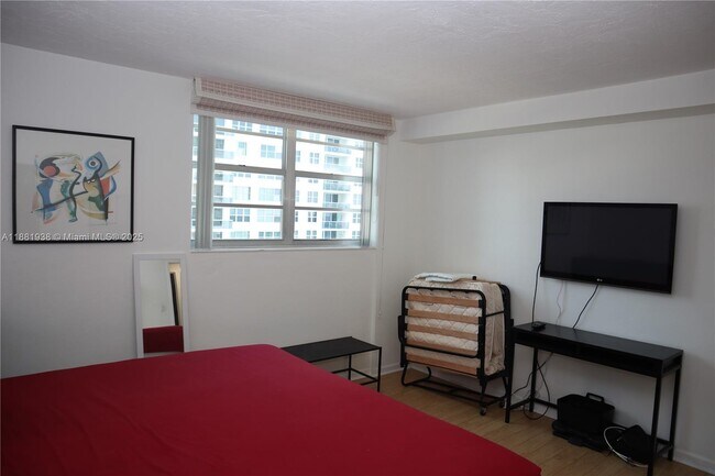 Building Photo - 3001 S Ocean Dr