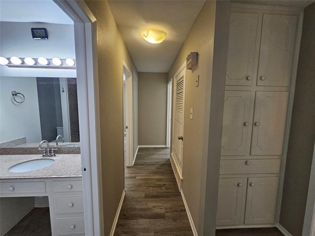 Building Photo - 609 Canyon Ridge Dr