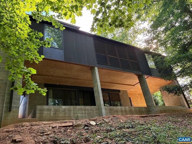 Building Photo - 137 Baylor Ln
