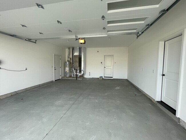 Building Photo - 6273 S Binky Ave