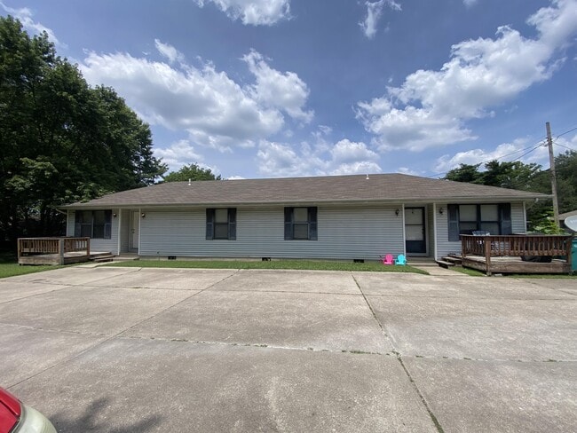 Building Photo - 1547 N Colgate Ave