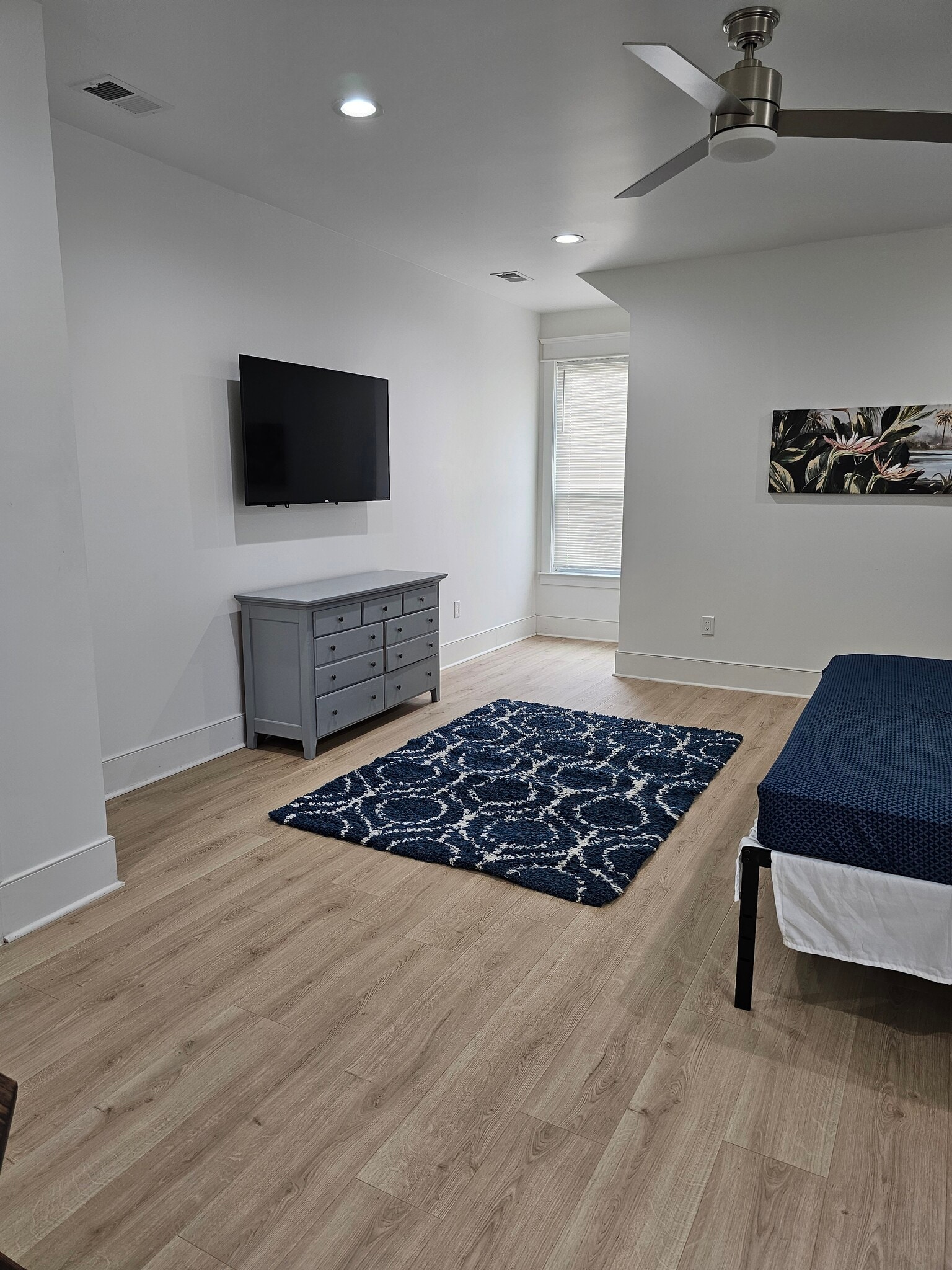 bdrm 2 - 1621 9th Ave N