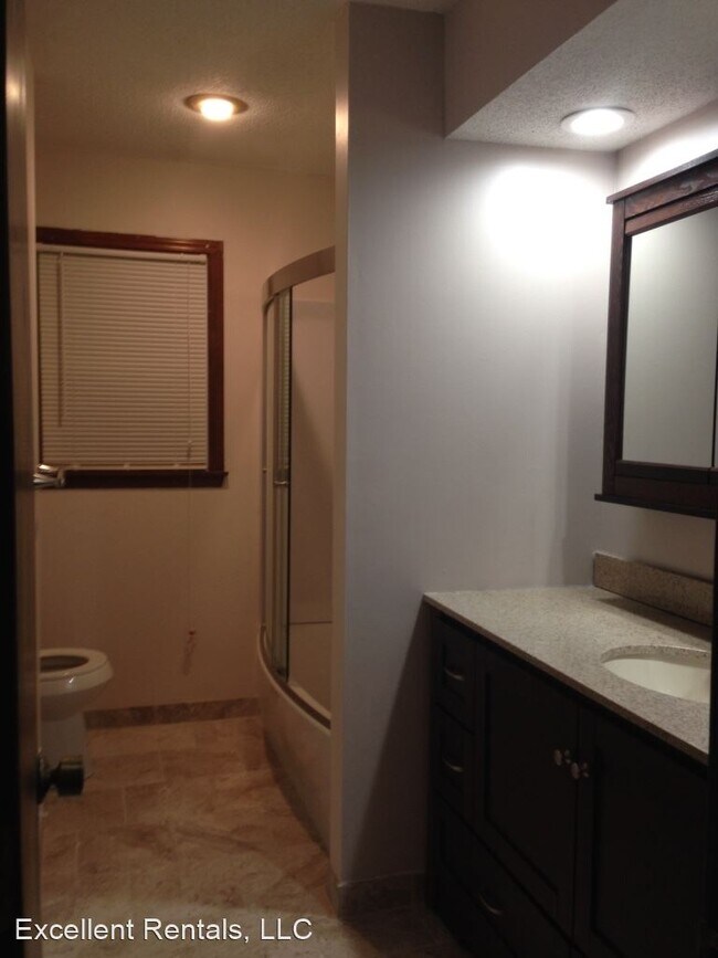 Building Photo - 4 br, 2 bath House - 503 NE Country Lane