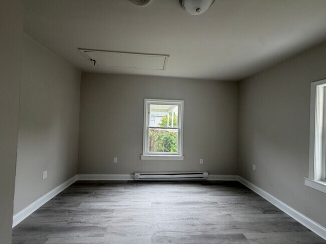 Building Photo - 2208 Keswick Ave