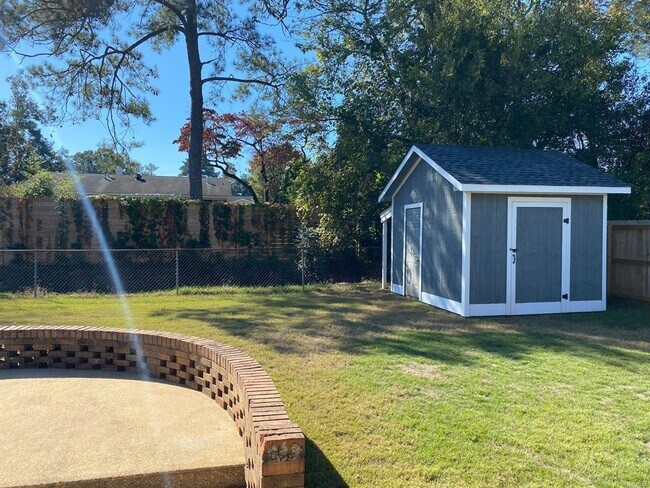 Building Photo - 122 Livingston Cir