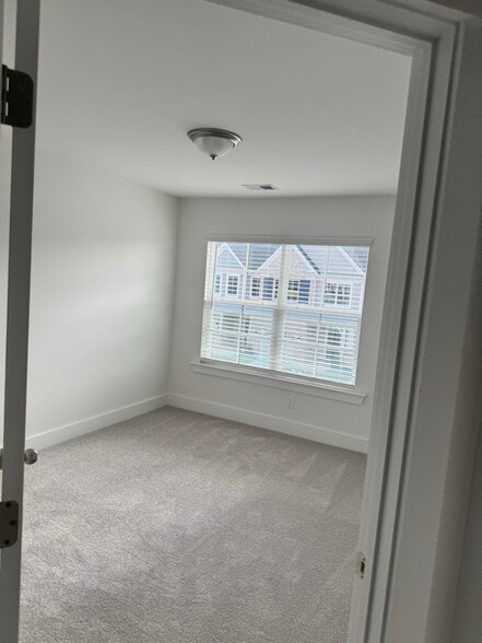 Building Photo - 605 Wetherbrooke Way