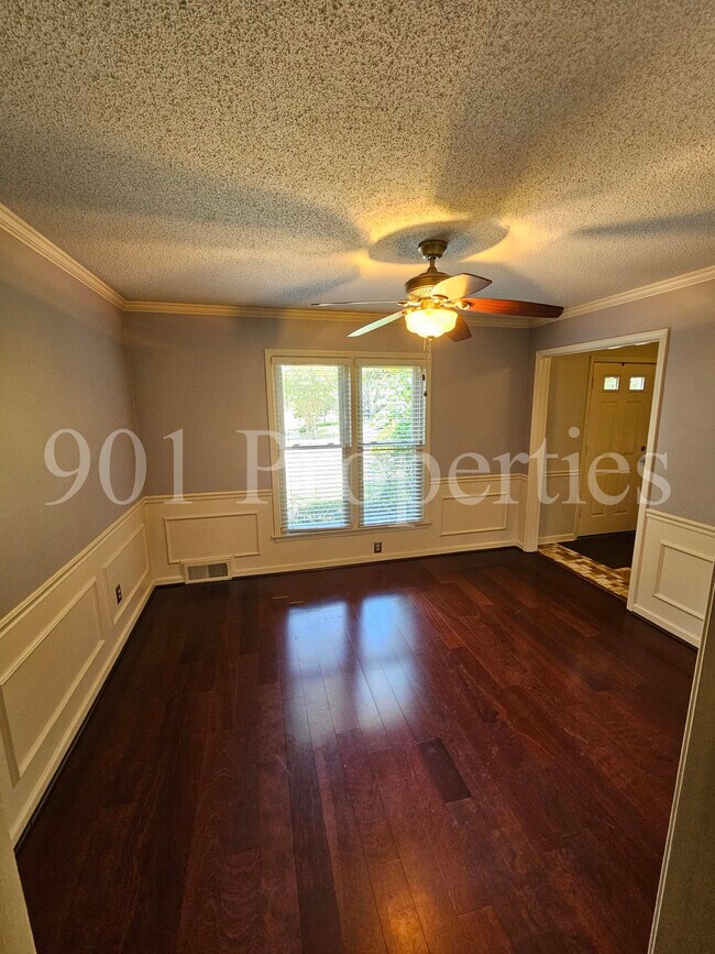 Building Photo - 8595 Riverchase Dr