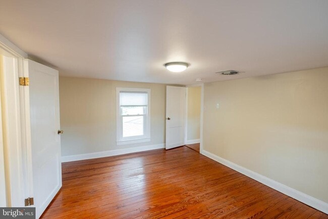 Building Photo - 12475 Rock Point Rd