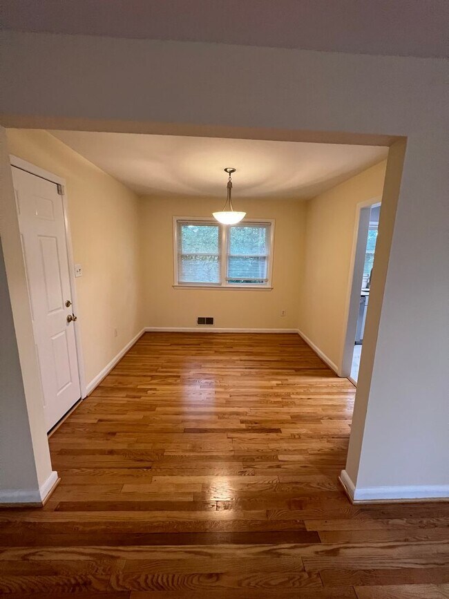 Building Photo - Single Family home in Alexandria- Minutes to Ft Belvior