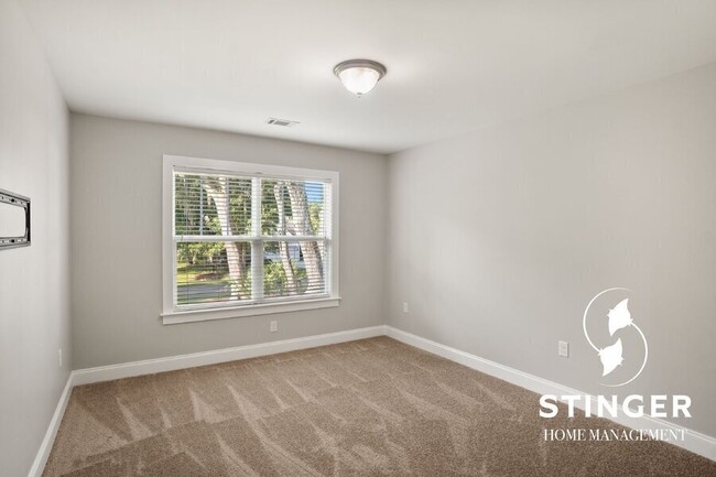 Building Photo - 16 Gadwall Dr W