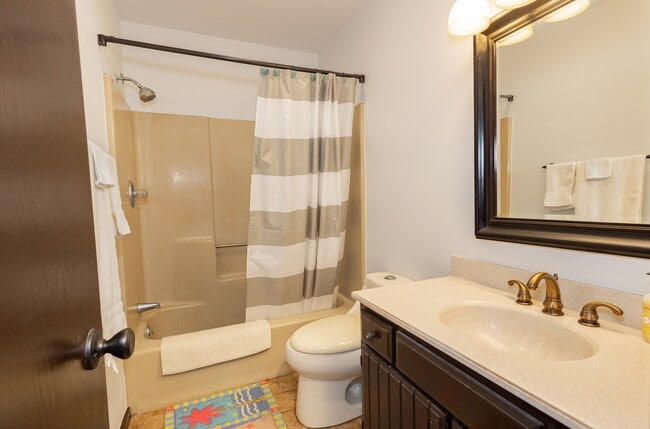 Building Photo - 3191 Sycamore Dr