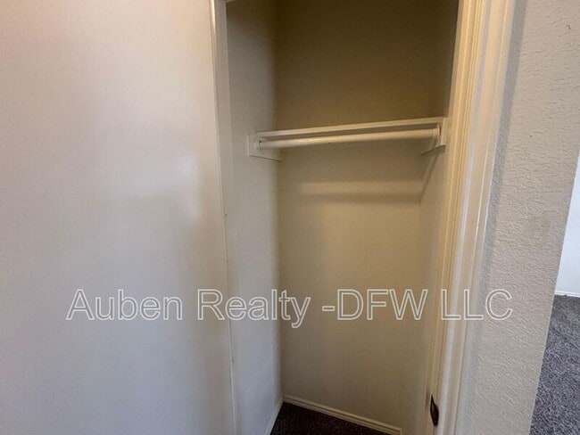 Building Photo - 300 S Magnolia St