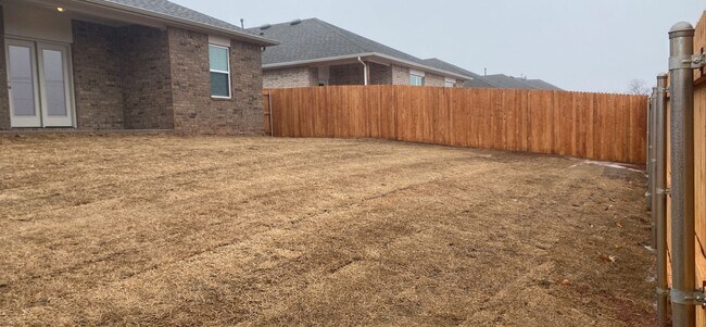 Building Photo - 3 Bedroom 2 Bathroom 2 Car Garage Home in Oakdale School District