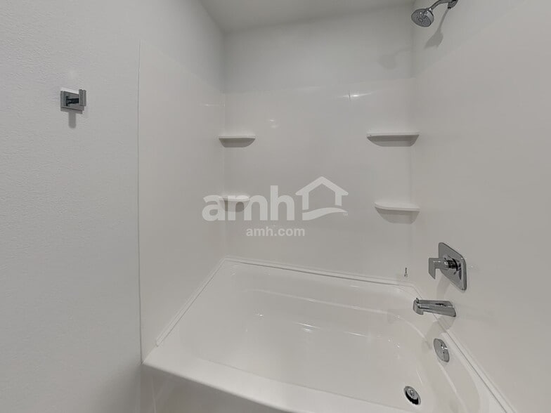 Building Photo - 23643 E 3rd Pl