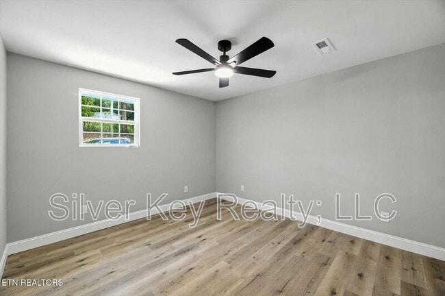 Building Photo - 1309 Summit St