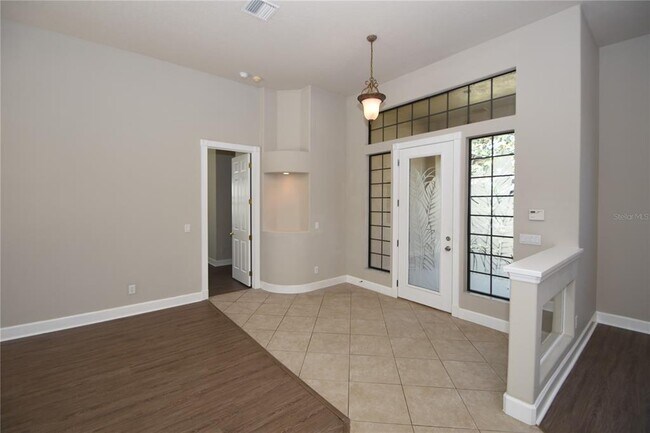 Building Photo - 16 Eastlake Dr