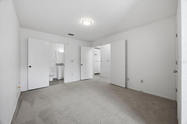 Building Photo - 1612 Columbia Arms Cir