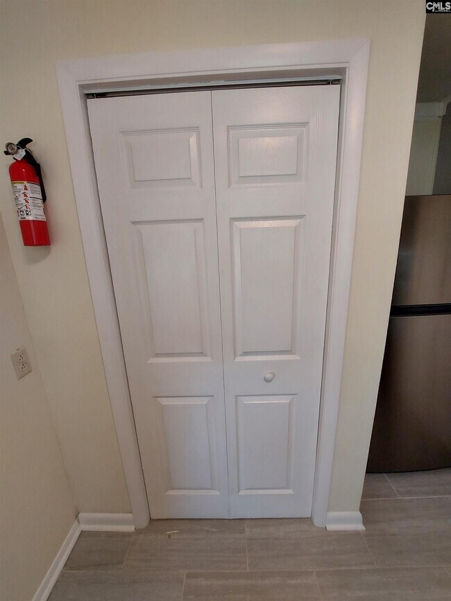 Building Photo - 1713 Lacy St