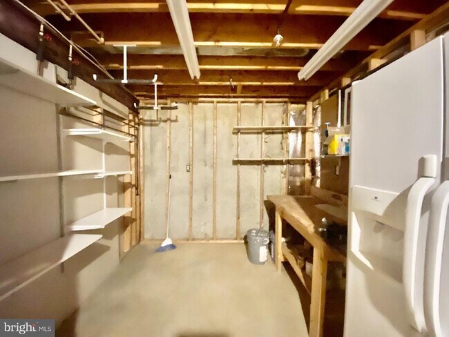 Building Photo - 13765 Palmetto Cir