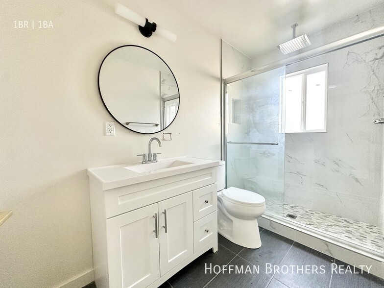 Building Photo - 626 E Arbor Vitae St