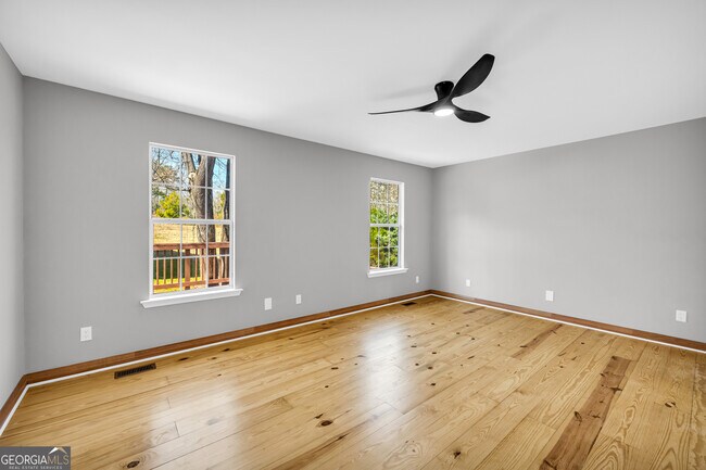 Building Photo - 106 Degrandis Ln NE