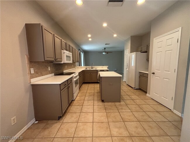 Building Photo - 9379 Gladiolus Preserve Cir