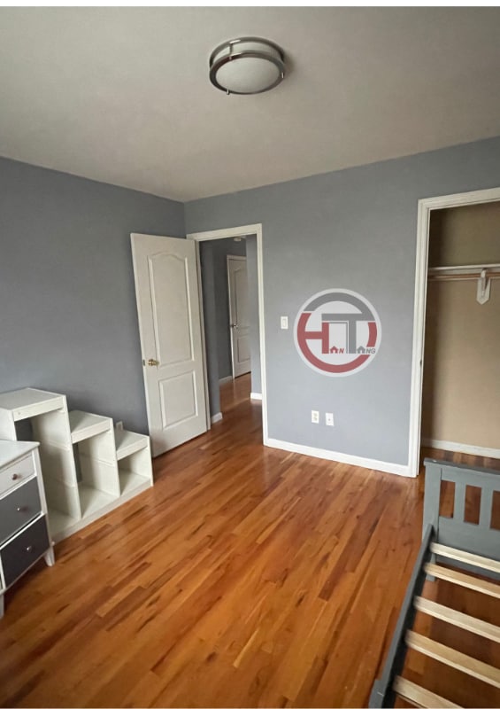 Building Photo - 816 Vincent Ave