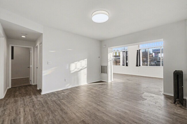 Building Photo - 1119 E McMillan St