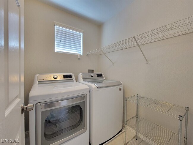 Building Photo - 4673 Aventura Canyon Ct