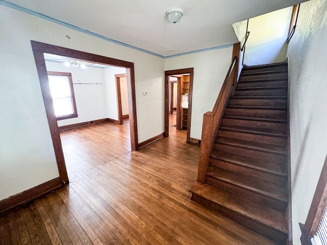 Building Photo - 307 Cascadilla St