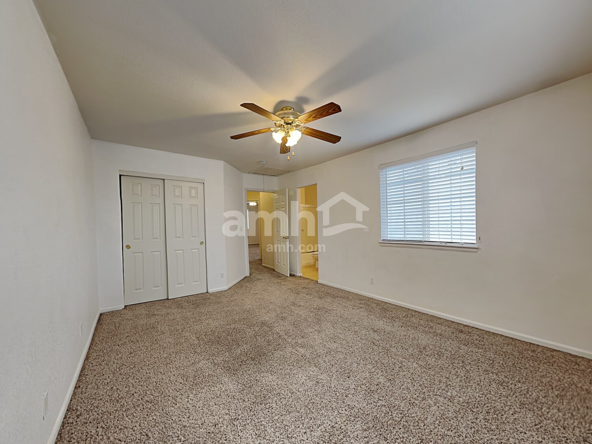 Building Photo - 582 W 91st Dr