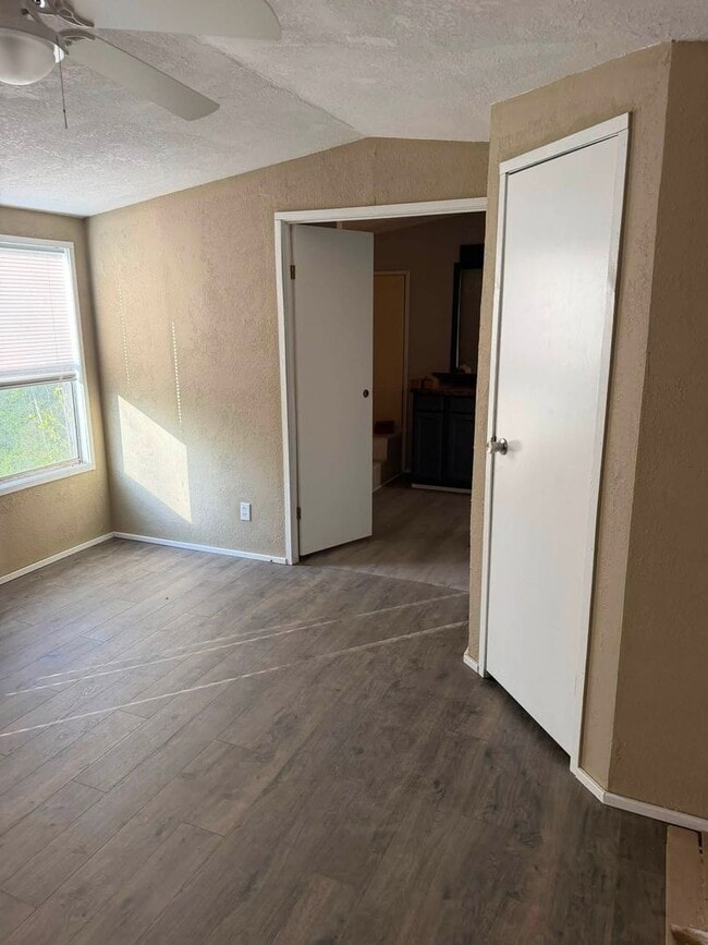 Building Photo - Newly Remodeled 2BD/2BA Trailer home $1450 a month, available 8/15 for year-long lease