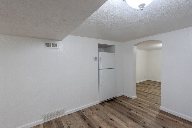 Building Photo - Brown Duplex