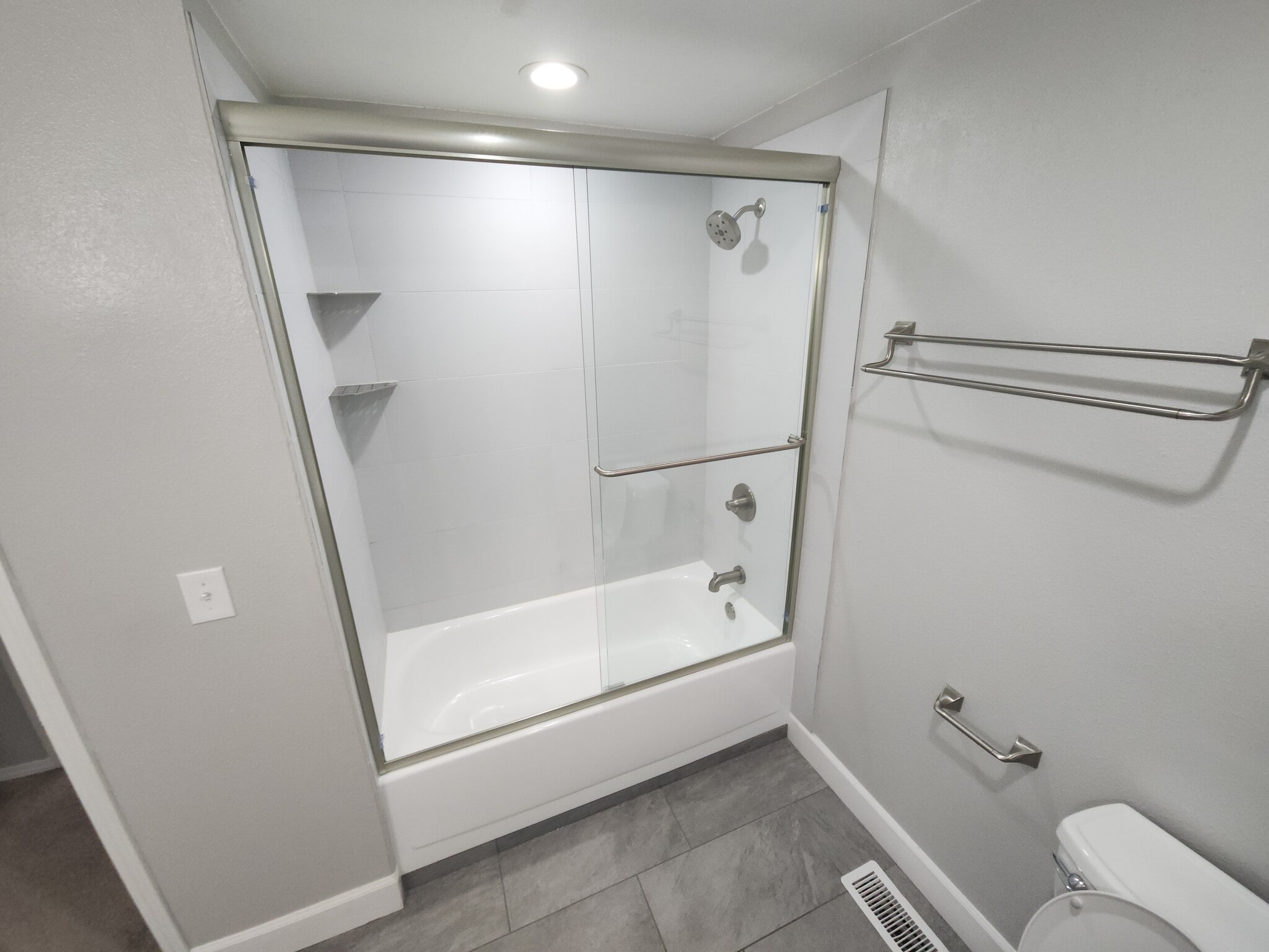 Building Photo - 38 NE 143rd Ave