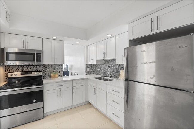 Building Photo - 1351 NE Miami Gardens Dr