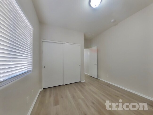 Building Photo - 16823 W Cottonwood St