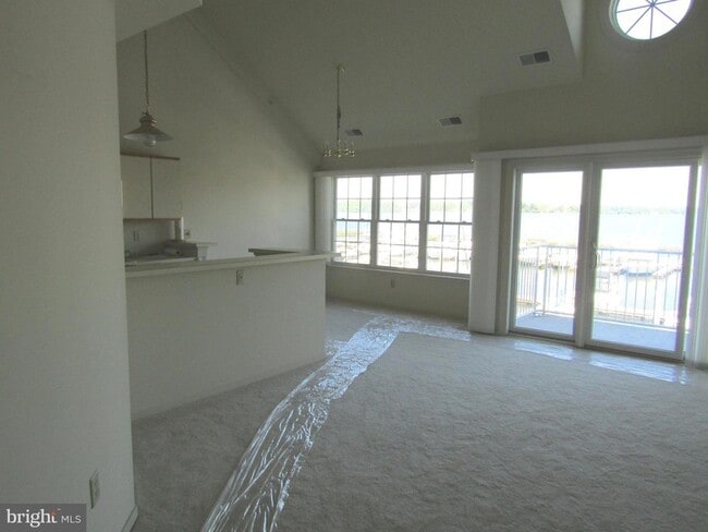 Building Photo - 421 Concord St